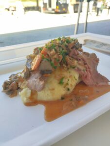 PAKAT Traiteur - Repas Rôtu de boeuf et purée - Villeneuve-Loubet